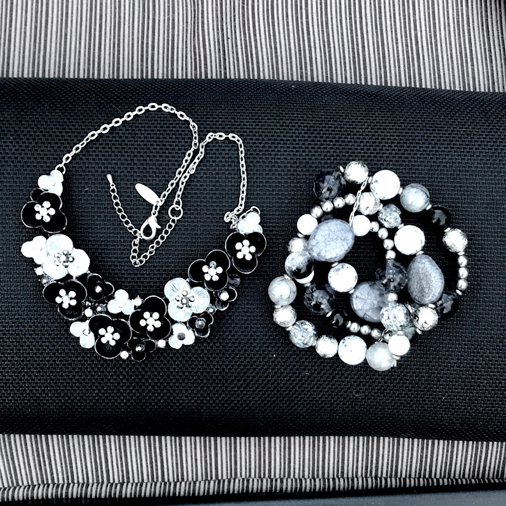 Women’s necklace and bracelet. Black-white-grey.